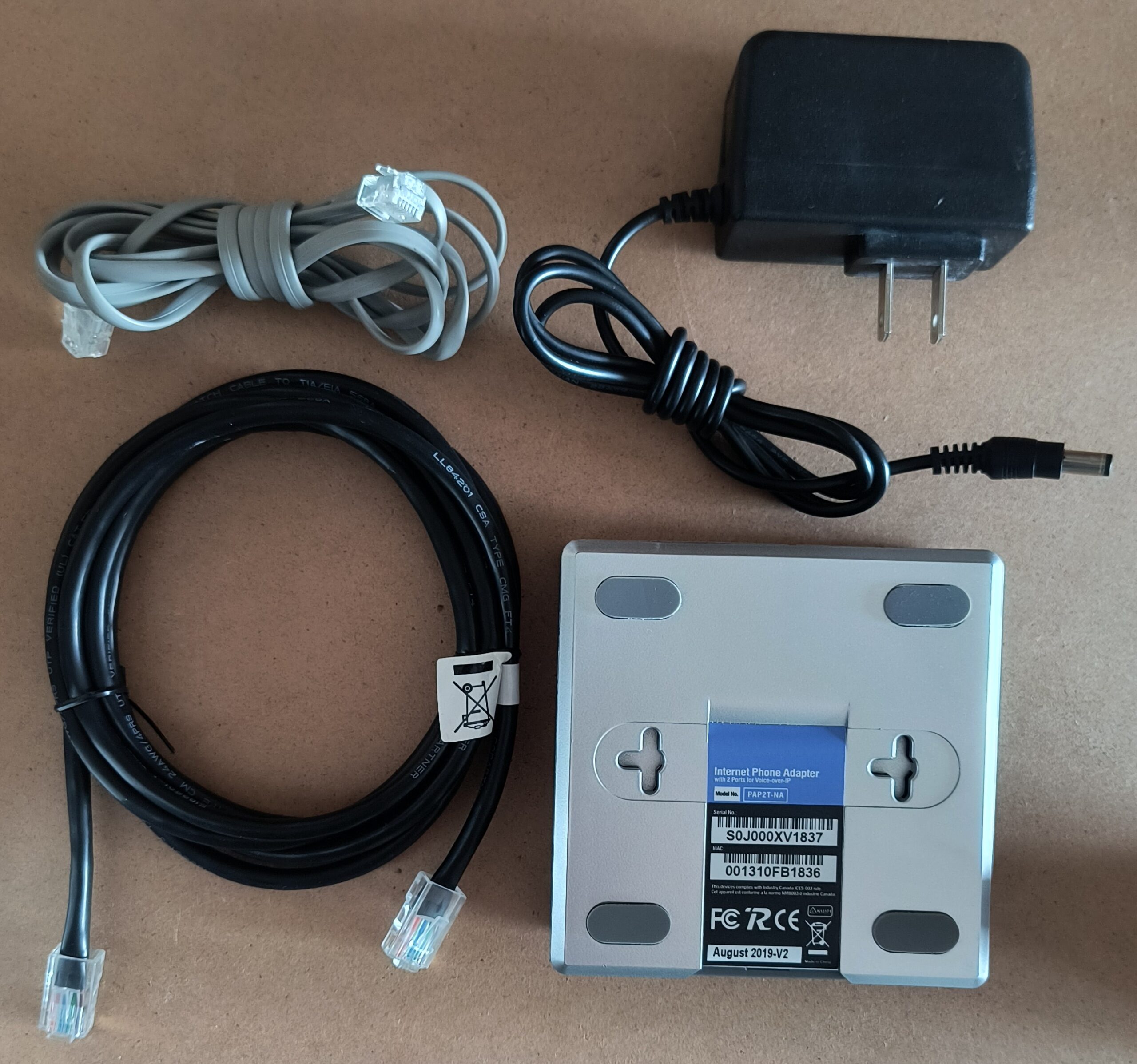 Linksys PAP2T-NA VOIP Phone Adapter - includes analog phone line, network cable and power adapter - Image 5