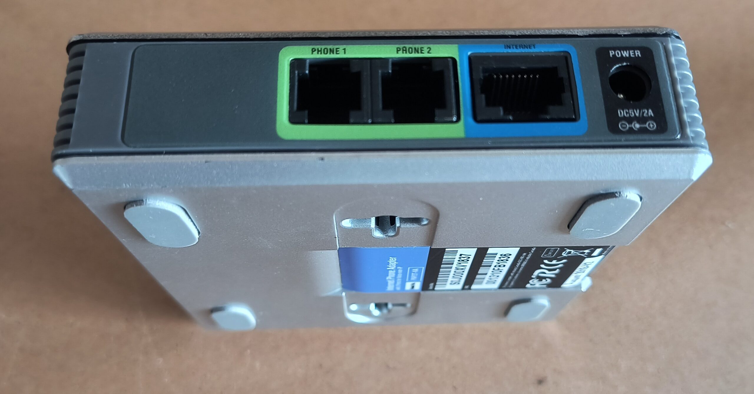 Linksys PAP2T-NA VOIP Phone Adapter - includes analog phone line, network cable and power adapter - Image 4