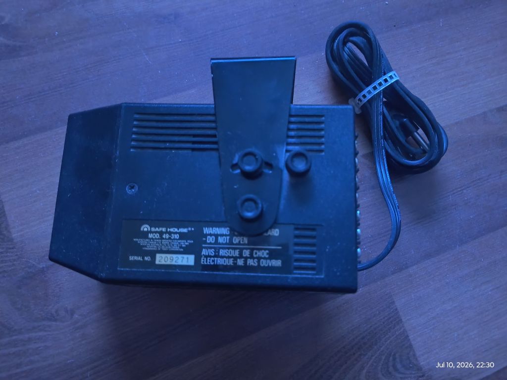 Vintage Safe House Security Device Model 49-310 with Power Cable - Image 4