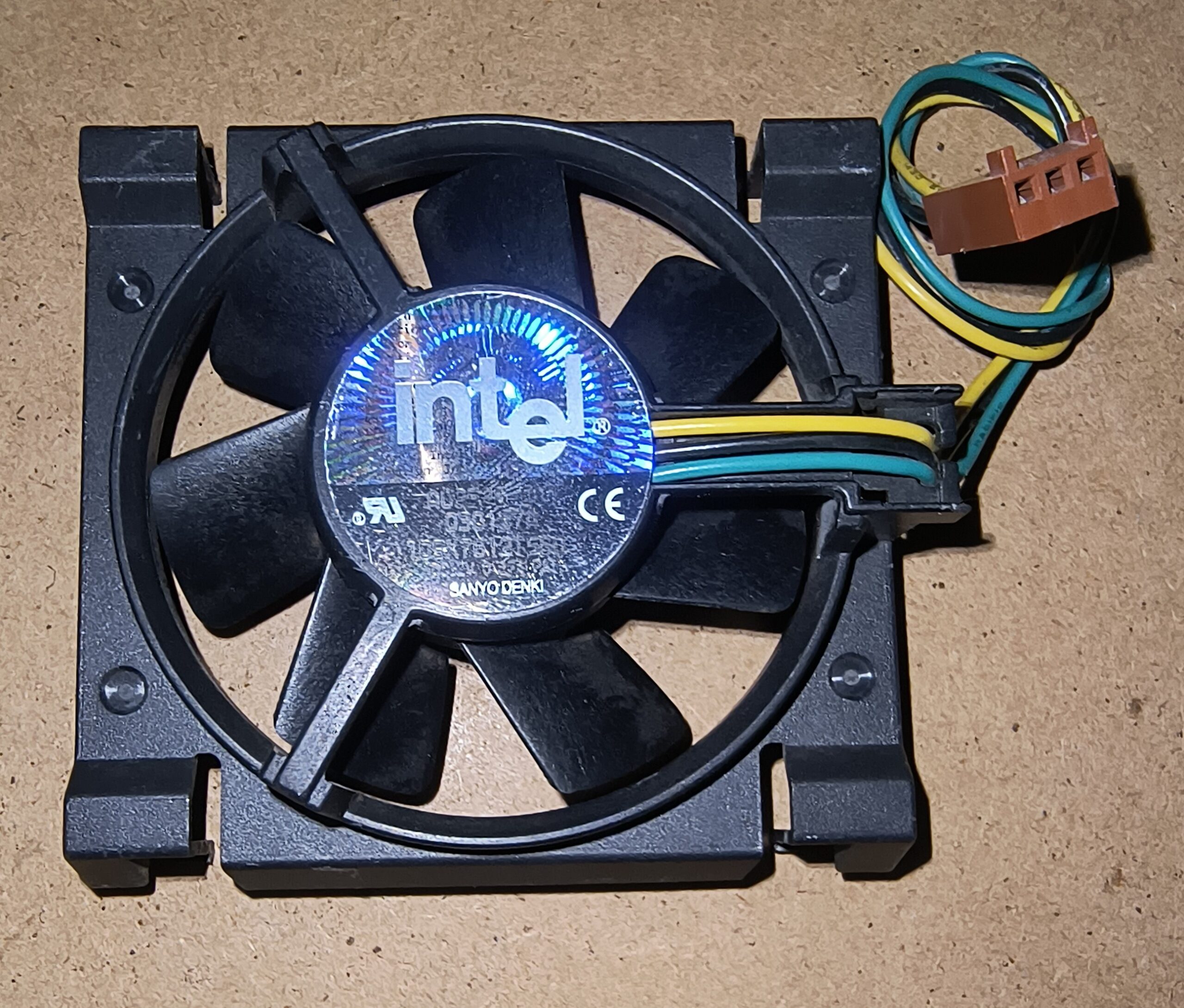 Intel OEM Sanyo Denki 4-Pin PWM CPU Fan with Snap-In Shroud/Bracket (Used)
