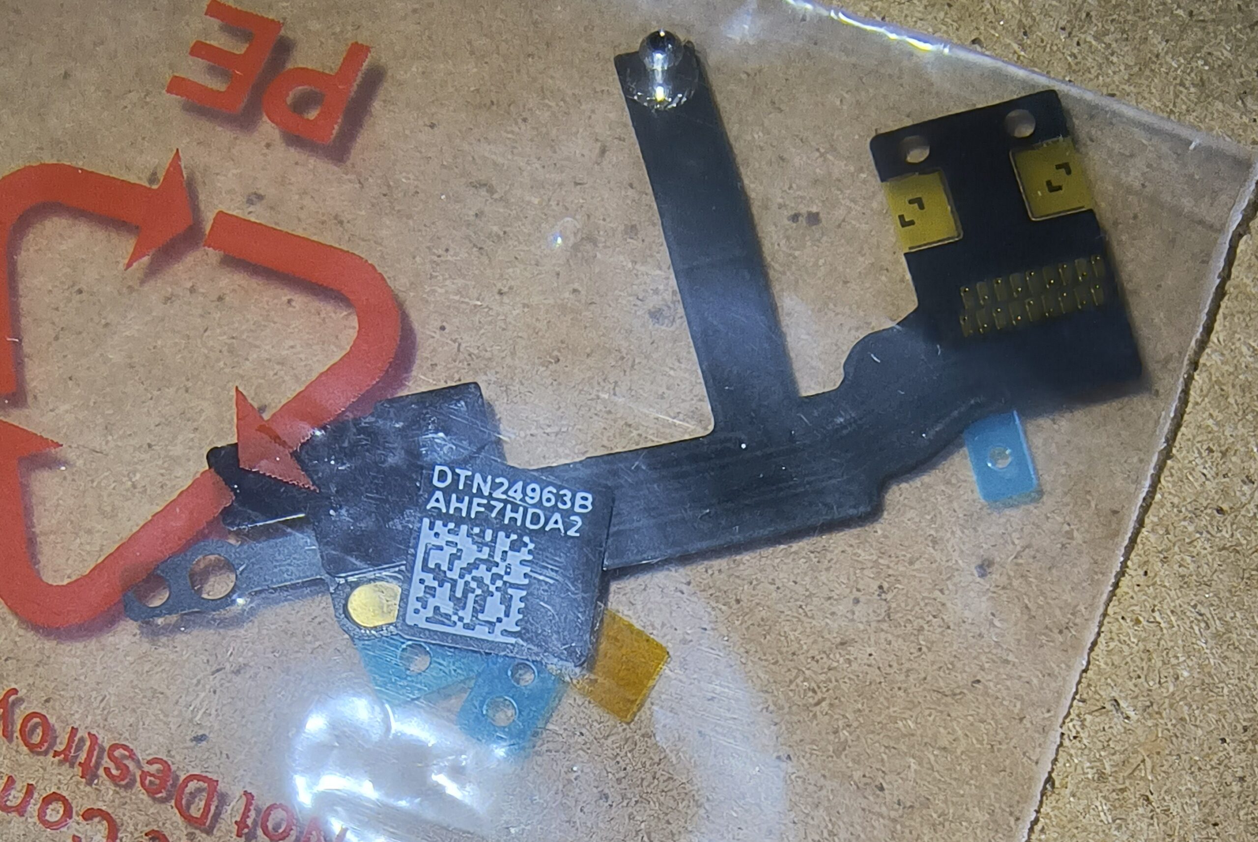Apple iPad Wi-Fi Antenna Flex Cable 821-1685-A Replacement Part