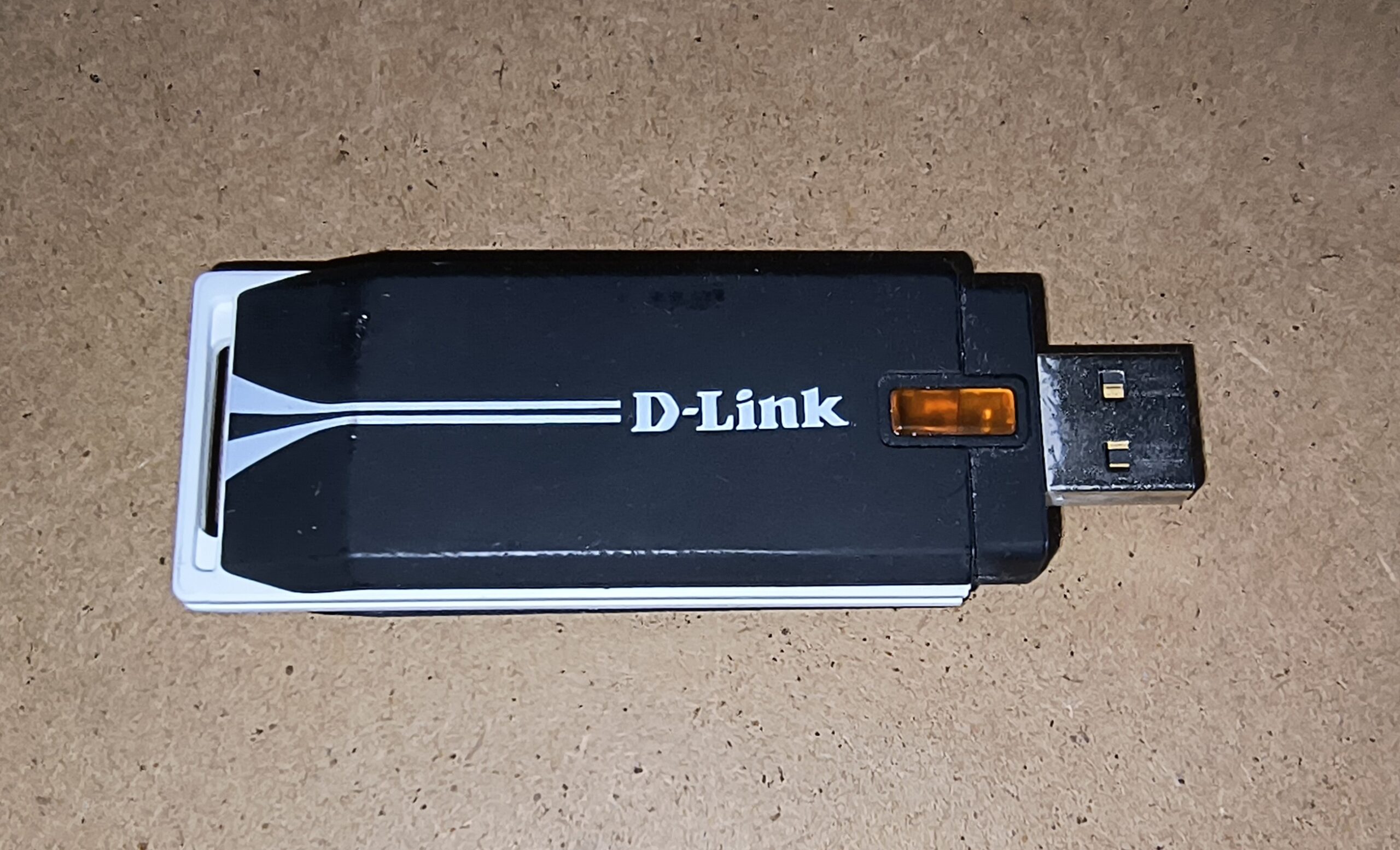 D-Link DWA-140 Wireless N USB Adapter (HW B1) - Front View