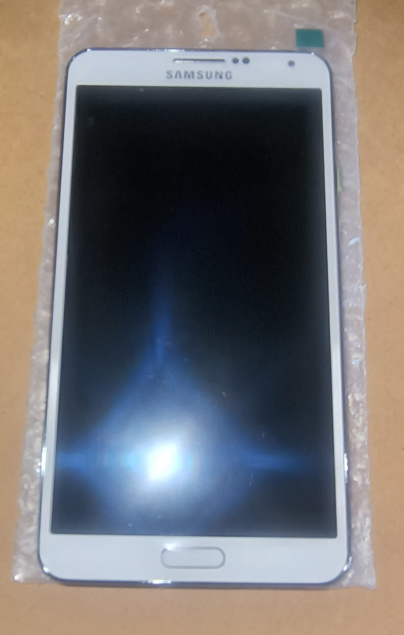 Samsung Galaxy Note 3 SM-N900A LCD Digitizer Screen Assembly with Frame White - Replacement part for Samsung Galaxy Note 3 model SM-N900A in white