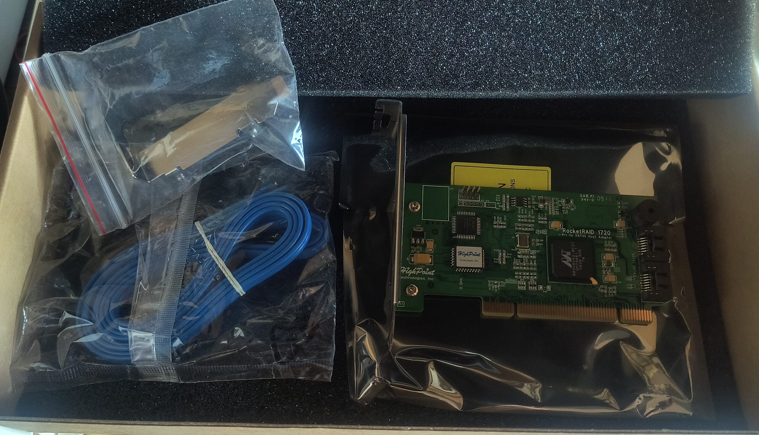 Upgrade Your Legacy System with HighPoint RocketRAID 1720 PCI RAID Controller! - Image 2